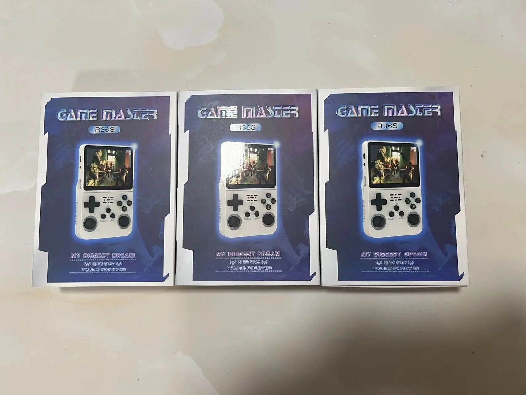 R36S Retro Video Handheld Game Console Linux System 3.5 Inch lPS Screen Built in 3000mah Battery Preinstalled Games